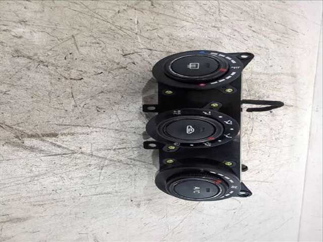 Foto 1ª: Mando Climatizador Kia Ceed 1.6 CRDI 90 90CV [D4FB] (2006)