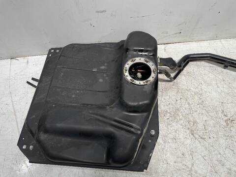 Foto 2ª: Deposito de Combustible Mercedes Clase A 140 A 200 CDI 169.008) 140CV [OM640941] (2004)