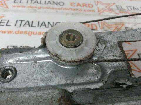 Foto 3ª: Elevalunas Manual Trasero Izquierdo Renault Megane DYNAMIQUE LUXE 131CV 96KW FAMILIAR II FAMILIAR [F9QE8] (2006)