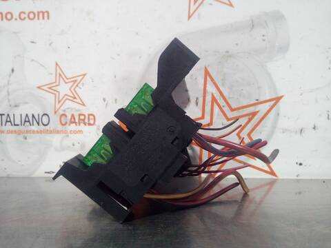 Foto 3ª: Caja Reles Fusibles Mercedes Clase E 180 E 320 4-MATIC 211.082) BERLINA 224CV 165KW [M112954] (2004)