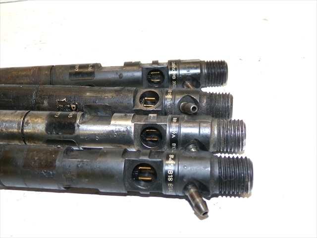 Foto 4ª: Inyectores Dacia Sandero 1.5 DCI 2008-2012 [K9KK7] (2009)