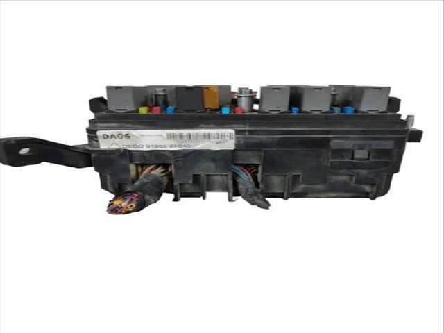 Foto 2ª: Caja Reles Fusibles Kia Cerato 2.0 CRDI 112CV (2004)