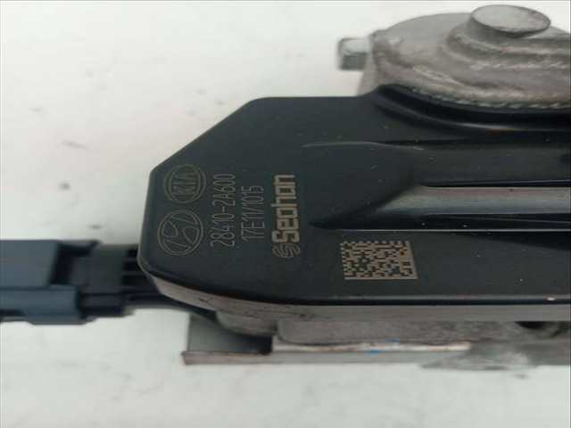 Foto 2ª: Valvula EGR Kia Carens EMOTION 141CV 104KW [D4FD] (2017)