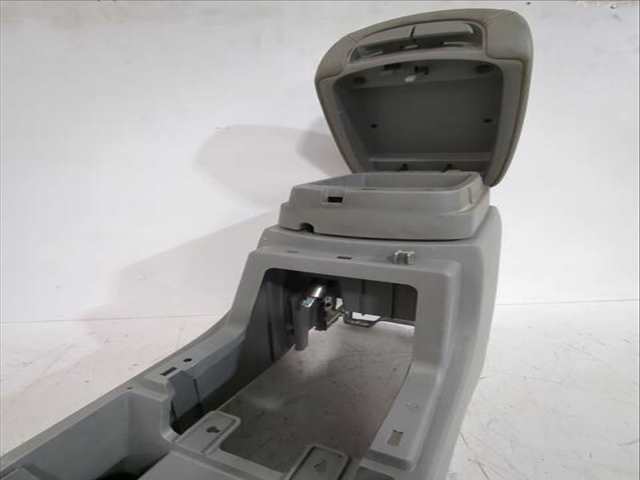 Foto 3ª: Consola Central Kia Carens 2.0 CRDI 140 140CV 103KW [D4EA] (2007)