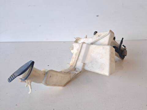 Foto 2ª: Deposito Limpiaparabrisas Volkswagen Passat ADVANCE PLUS 140CV (2005)