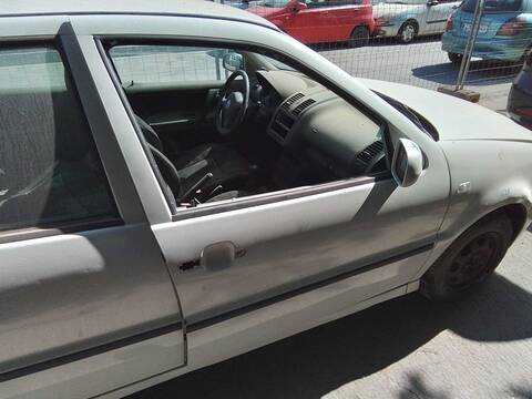 Foto 2ª: Puerta Delantera Derecha Volkswagen Polo CONCEPTLINE BERLINA 60CV 44KW [AUD] (2000)
