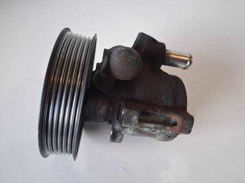 Foto 2ª: Bomba de Direccion Volkswagen Polo TRENDLINE 1.4 TDI 75CV (1999)