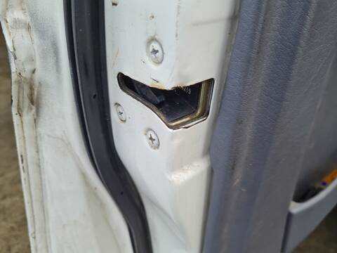 Cerradura Puerta Delantera Izquierda Nissan Terrano 2.7 TDI 4WD 125CV 92KW