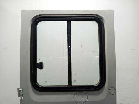 Foto 3ª: Puerta Trasera Izquierda Iveco Daily 33S14 35S14 35C14 136CV 100KW FURGONETA [F1AGL411J] (2017)