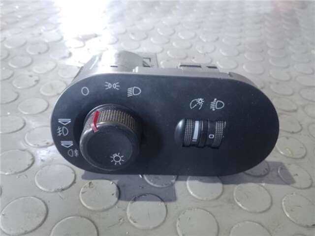 Foto 1ª: Mando Multifuncion Seat Ibiza 1.4 SPORT RIDER [1.4 LTR. - 63 KW 16V] [BXW]