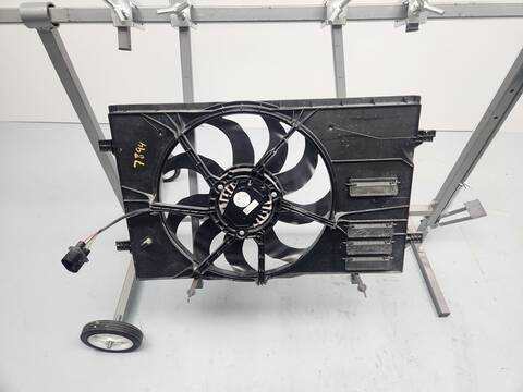 Foto 1ª: Electroventilador Seat Leon STYLE 115CV 85KW [DTRD] (2022)