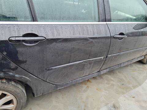 Foto 3ª: Puerta Trasera Derecha Renault Laguna III 140CV [M9RG7] (2008)