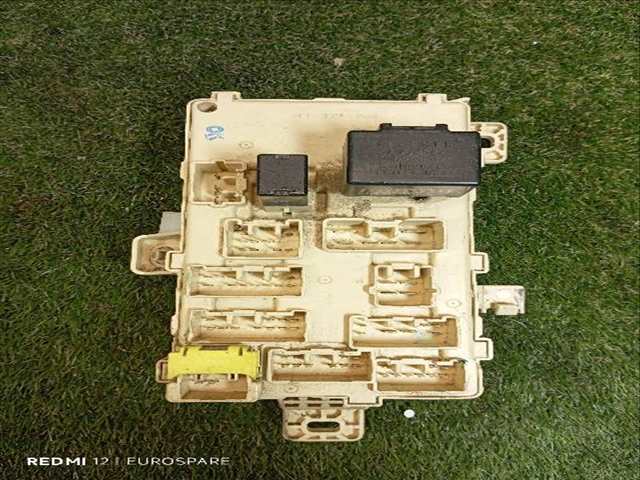 Foto 3ª: Caja Reles Fusibles Toyota Land Cruiser 3.0 D KDJ90 GX 3P [1KD-FTV] (2002)