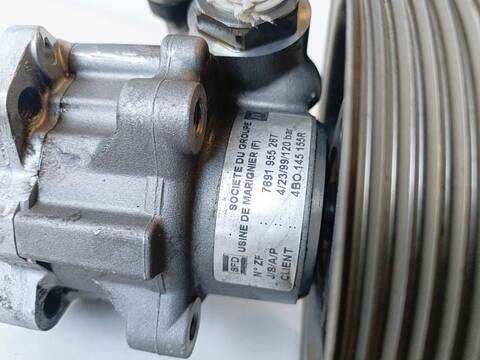 Foto 3ª: Bomba de Direccion Audi A6 2.5 TDI 150CV (1997)