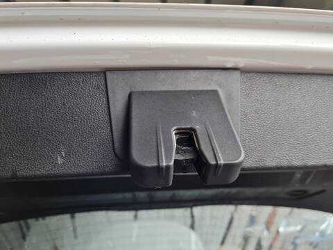 Foto 2ª: Cerradura Maletero Portón Audi Q2 35 TFSI DESIGN 150CV 110KW [DADA] (2019)