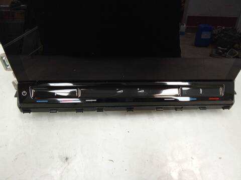 Foto 2ª: Pantalla Multifuncion Volkswagen Golf 2.0 TDI 116CV 85KW [DSUD,DXRC,DTRB,DTRD] (2022)