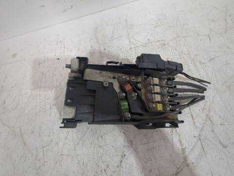 Foto 3ª: Caja Reles Fusibles Citroen C4 1.6 HDI PICASSO 109CV 80KW [9HY (DV6TED4),9HZ (DV6TED4)] (2009)