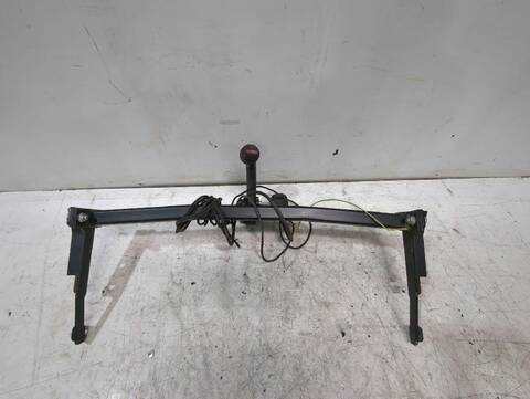 Foto 3ª: Enganche Remolque Toyota Corolla 2.2 D-4D AUR10_) 177CV [2AD-FHV] (2004)