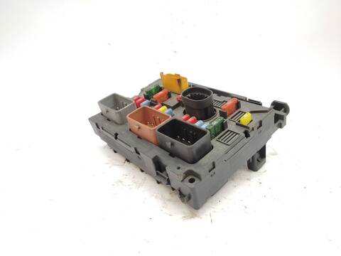 Foto 1ª: Caja Reles Fusibles Citroen C4 2.0 HDI 138 PICASSO 136CV 100KW [RHJ] (2007)