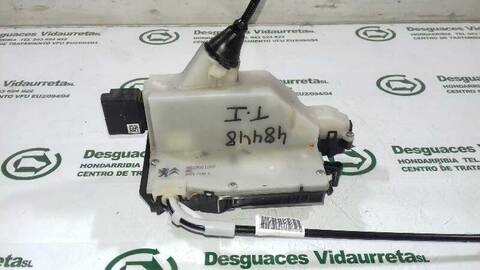 Foto 1ª: Cerradura Puerta Trasera Izquierda Peugeot 208 1.2 12V E-VTI 82CV 60KW [HM01] (2016)