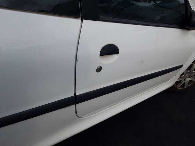 Foto 2ª: Puerta Delantera Derecha Peugeot 206 1.4 HDI 70CV [8HZ] (2009)