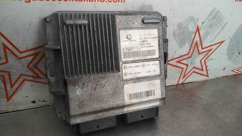 Foto 1ª: Centralita Motor ECU Dacia Sandero STEPWAY ESSENTIAL 101CV 74KW [H4DD4] (2020)