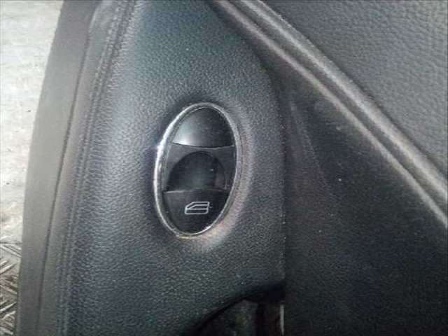 Foto 3ª: Tapizados Cartoneras Mercedes Clase C 160 350 219.356) 272CV 200KW [272964] (2004)