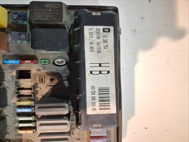 Foto 2ª: Caja Reles Fusibles Opel Astra COSMO 1.9 CDTI 120CV (2006)
