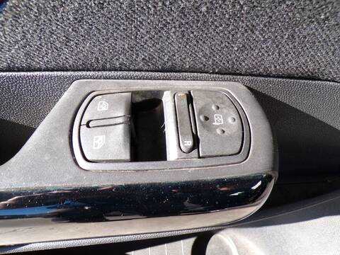 Botonera Elevalunas Opel Corsa Z14XEP