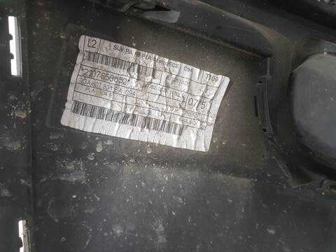 Foto 3ª: Paragolpes Trasero Volkswagen T-Roc ADVANCE 5P (2017)