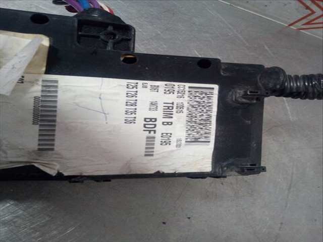 Foto 3ª: Caja Reles Fusibles Ford Focus TITANIUM 116CV 85KW [T1DA] (2012)