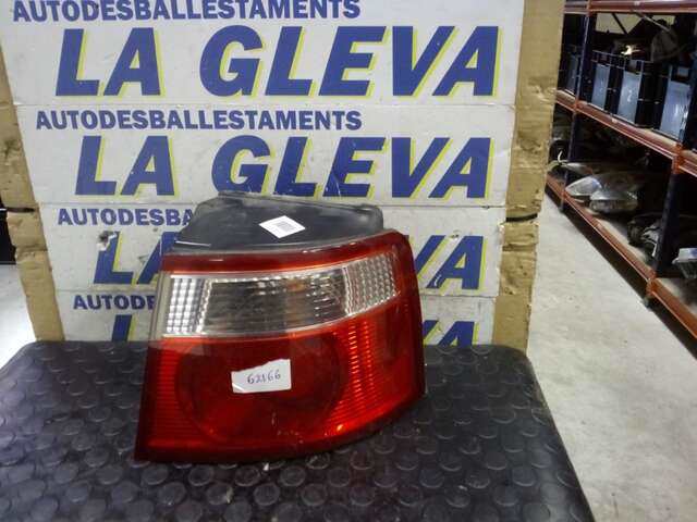 Foto 1ª: Piloto Trasero Derecho Kia Carens 2.000 CRDI 112CV/83KW 0CV [D4EA] (2004)