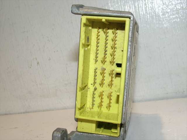 Foto 3ª: Centralita Airbag Toyota Prius 1.8 G HIBRIDO 2009-2012 [2ZR] (2010)