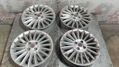 Foto 2ª: Juego LLantas Fiat Linea DYNAMIC 78CV 57KW [350A1000] (2009)