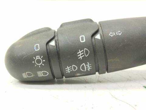 Foto 4ª: Mando Luces Renault Laguna AUTHENTIQUE 107CV 79KW [K4M D7] (2004)