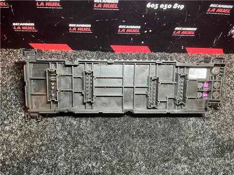 Foto 3ª: Caja Reles Fusibles Mercedes Vito 109/110/111/114 CDI BASE FWD COMPACTA 114CV 84KW [R9M]