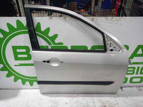 Puerta Delantera Derecha Ford Focus TREND BERLINA 101CV 74KW