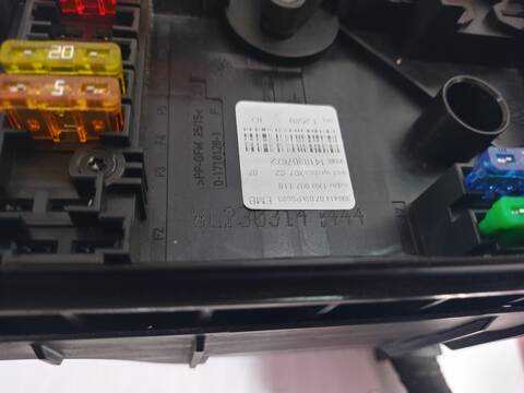 Foto 3ª: Caja Reles Fusibles Skoda Yeti ACTIVE 105CV 77KW [CBZB] (2014)