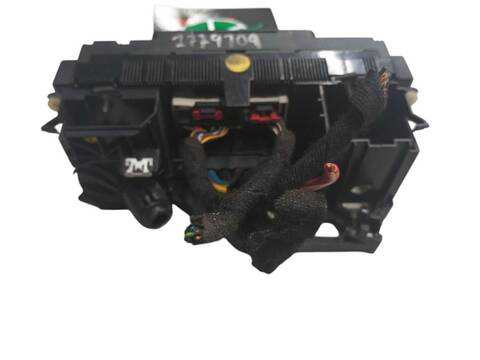 Foto 2ª: Mando Climatizador Volkswagen Golf 1.9 TDI 105CV (2003)