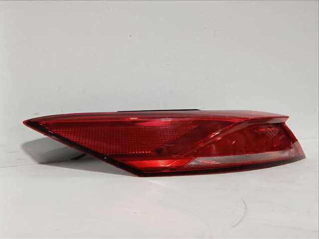 Foto 3ª: Piloto Trasero Izquierdo Volkswagen T-Roc 1.6 TDI 115CV [DGTE] (2017)