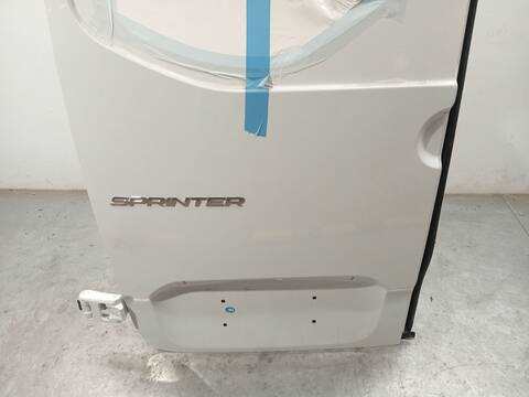 Foto 2ª: Puerta Trasera Izquierda Mercedes Sprinter 419 CDI RWD 907.643 907.645 907.647) 190CV 140KW FURGONETA [654920] (2024)