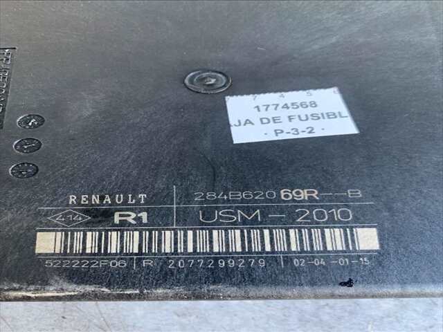 Foto 2ª: Caja Reles Fusibles Renault Megane 1.2 THP 115CV COUPE BERLINA 0CV III COUPE DZ) DESDE 11/2008 / BERLINA BZ D [H5F 400] (2015)