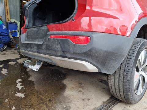 Foto 3ª: Paragolpes Trasero Volvo XC 40 MOMENTUM PRO 2WD 163CV 120KW [B3154T2] (2020)