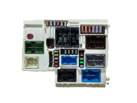 Caja Reles Fusibles Opel Grandland HN09