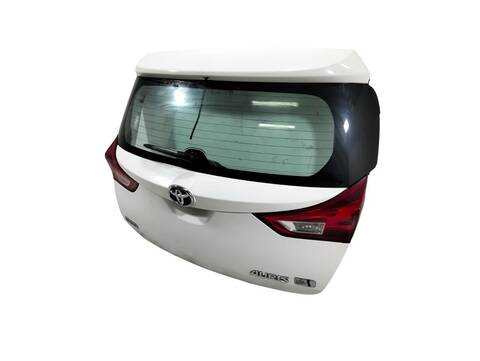 Foto 3ª: Portón Toyota Auris 2ZR (2015)