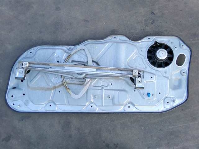 Foto 2ª: Elevalunas Eléctrico Delantero Izquierdo Volvo C30 2.0 D 2006-2010 [D4204T] (2007)