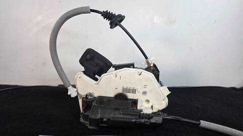 Foto 2ª: Cerradura Puerta Trasera Derecha Volkswagen Passat ADVANCE 110CV 81KW (2009)