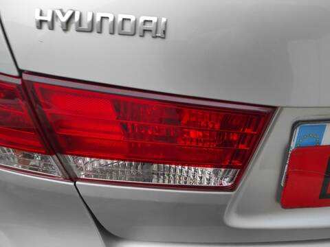 Piloto Portón Izquierdo Hyundai Sonata D4EA