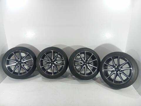 Juego LLantas Toyota Yaris 1.5 HYBRID MXPH10) 116CV 85KW