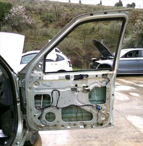 Foto 2ª: Puerta Delantera Derecha Tata Gran Safari 3.0 TD 2006-2012 [DICOR 07] (2006)